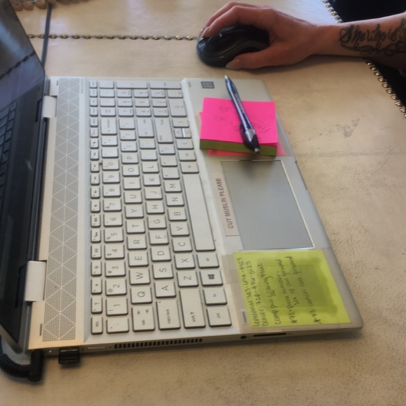 Meet your Posher, Hollie - Picture 1 of 1